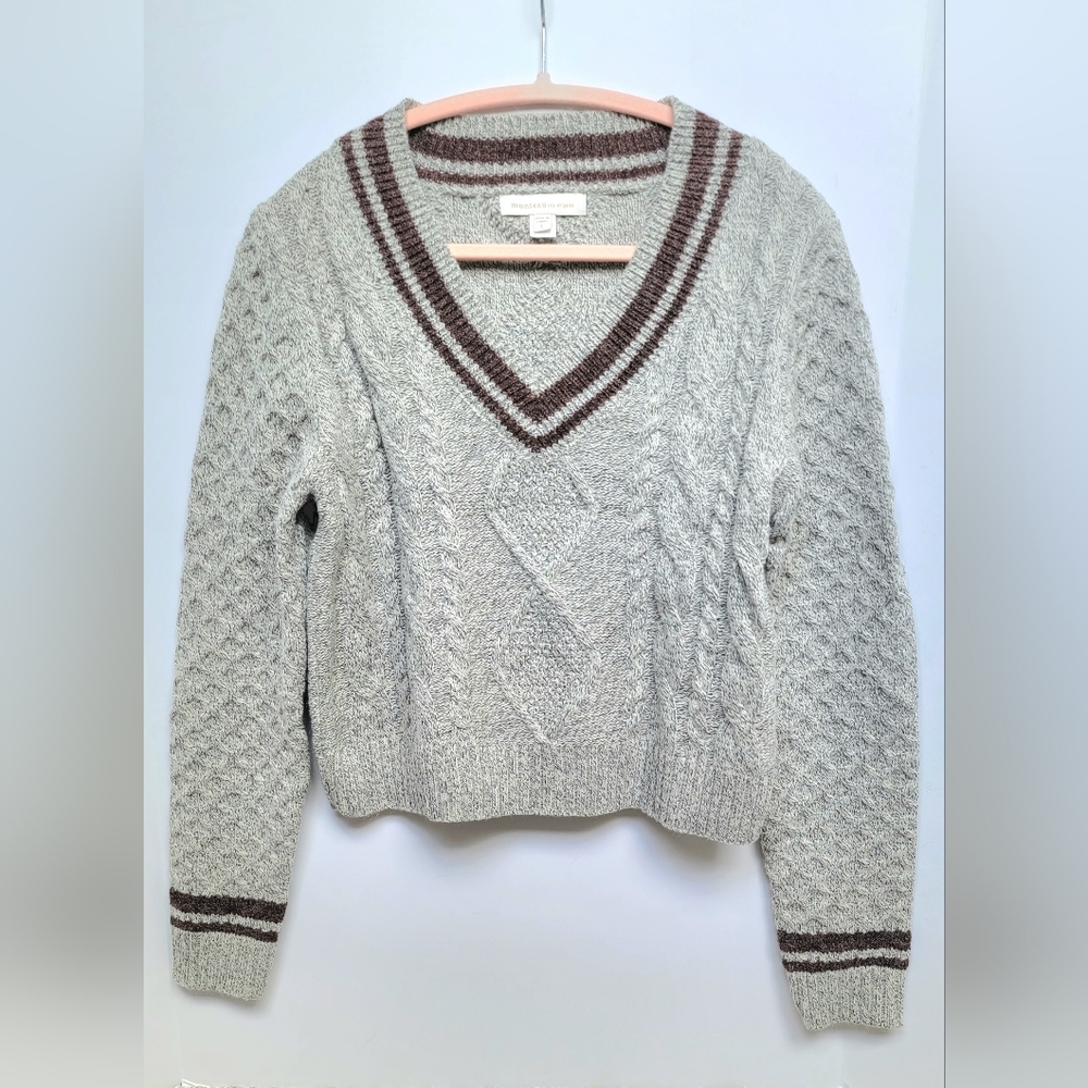 NWOT Monteau Los Angeles Juniors V-neck Tipped Trim Sweater, Size L